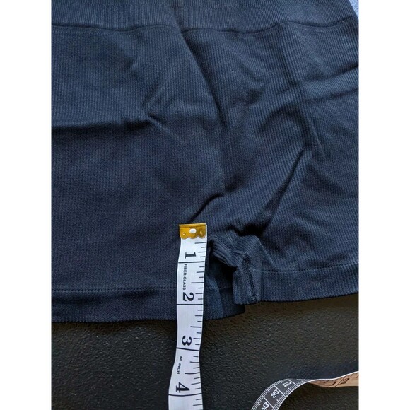 2 Capezio Shorts Seamless Rib Bike Dance Stretch Nylon Spandex Mid Rise XS/S - Picture 11 of 16